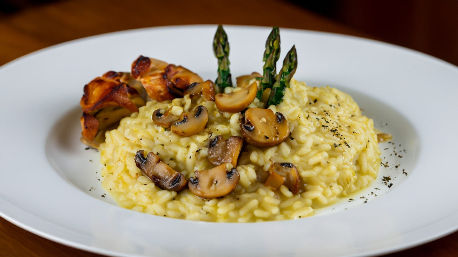 Risotto de Champiñones y Espárragos con Pollo Marinado al Limón